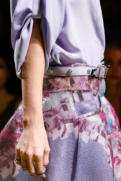 Look 48